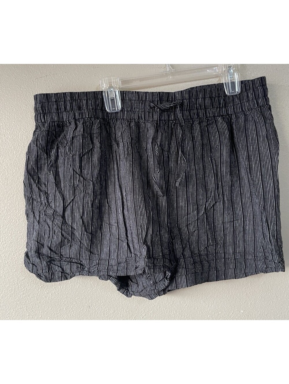 terra sky 1x Black White Pinstripe Short Plus Size